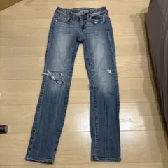 AMERICAN EAGLE OUTFITTERS スキニーデニム　レディース