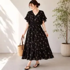花柄 ロングワンピース 黒 韓国 大人可愛い 体型カバー Vネック ゆったり　夏