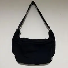 美品 オニツカタイガー メッセンジャーバッグ クロスボディバッグ ナイロン 黒 美品 オニツカタイガー メッセンジャーバッグ クロスボディバッグ