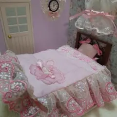 ミディサイズ　ピンク系フリルベッドスカート