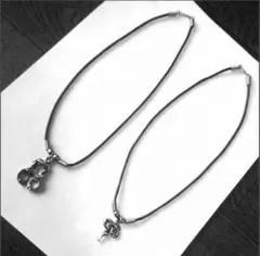 2点セット　チョーカー　ペンダント　ネックレス　革紐　皮紐　ヘビ　手錠　送料込み