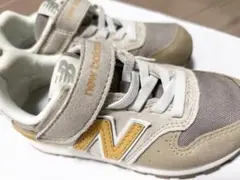 New Balance 996 キッズスニーカー ベージュ/グレー
