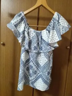 CECIL Mc BEE セシルマクビー　オフショルダー　トップス　ブラウス