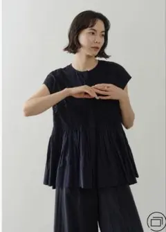 今季ヌキテパ　刺繍トップス ネイビー