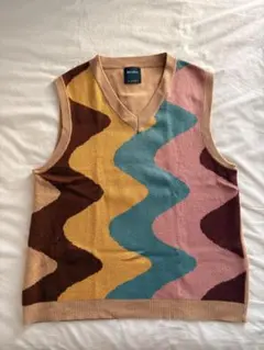 Bershka ベスト Lサイズ