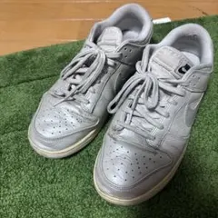NIKE ダンクロー　スニーカー シルバー