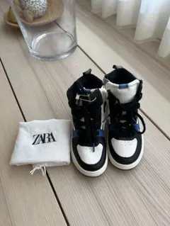 ZARA ザラ ハイカットスニーカー 黒・白・青