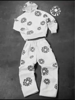 ☆最安値‼️ 新品未使用　売切れ続出　ホワイト長袖セットアップ　上下セット