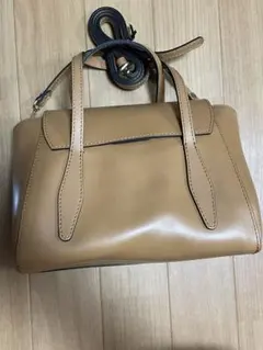 gianni chiarini ベージュ レザー ハンドバッグ ストラップ付き