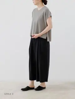 2026年 evam evaコットンラミーVネックベスト　ブラック26,400円