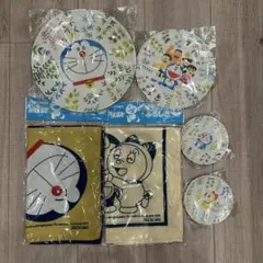 ドラえもん プレート4枚　風呂敷2種
