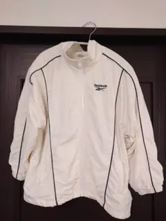 Reebok　ナイロンパーカー　140cm　sサイズ　ラブトキシック