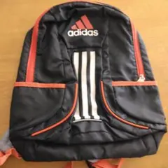 adidasリュックのサムネイル