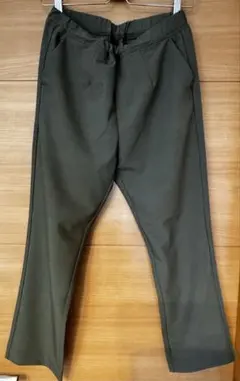 グンゼ レディース パンツ カーキ Mサイズ