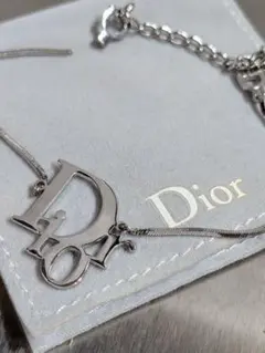 【美品】クリスチャンディオール　Ｄロゴ　ネックレス　シルバー　ヴィンテージ　希少のサムネイル