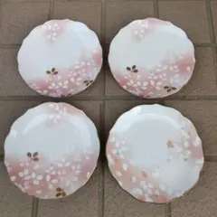 宇野千代 花柄デザインの皿 4枚セット