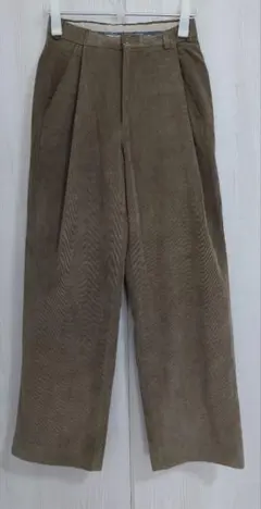 古着コーデュロイパンツ
