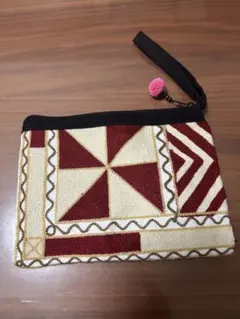 【新品・未使用】タイ　モン族の幾何学柄刺繍ポーチ