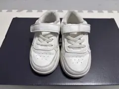 ホワイト ベルト付きスニーカー