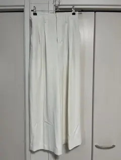 UNIQLO ホワイト ワイドパンツ