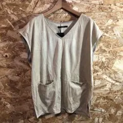 【 2526番】kastane カットソー　未使用　秋冬　ベージュ系色