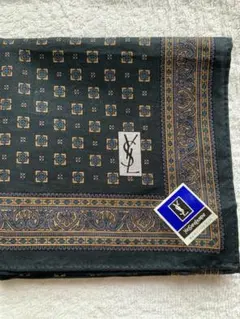 【新品未使用】YSL　イヴサンローラン　メンズ　ハンカチのサムネイル