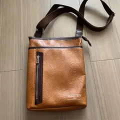 タテ型ショルダーバッグ