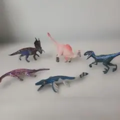 恐竜フィギュア