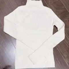 AZUL 白タートルネックニット（未使用・定価4,280円）