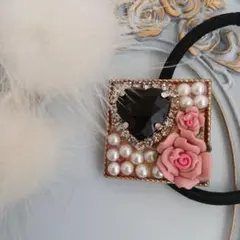 エレガントなハート型ストーンと薔薇のヘアゴム　ピンク