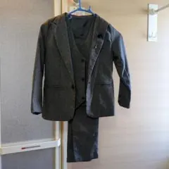 グレー フォーマルスーツ三点セット 130くらい