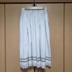 トリコ・コムデギャルソン 刺繍ロングスカート 白のサムネイル