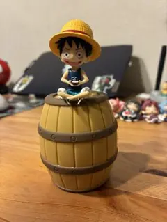 ワンピース ルフィ 樽 フィギュア　ランプ