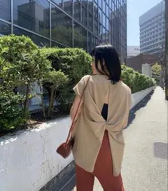 【最終値下げ】black by moussy バックオープントップス