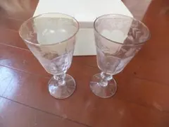 上品なカットのワイングラス２こ