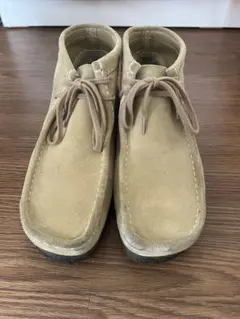 Clarks 似ワラビー ベージュ スエード28cm - メルカリ