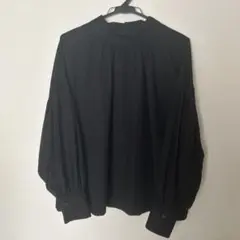h&m バルーンスリーブ 黒 長袖シャツ