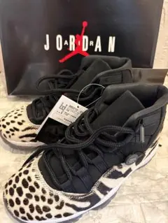 ホワイトデーセール♡新品タグ付き！Nike ウィメンズ　エア　ジョーダン11