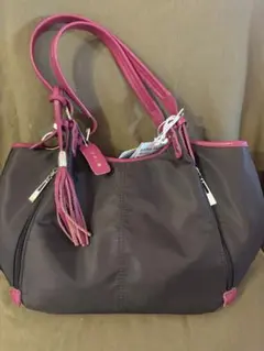 ショルダーバッグ 黒とピンクのコンビネーション 新品、未使用