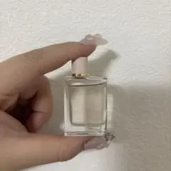【最終値下げ】BURBERRY her 5mlのサムネイル
