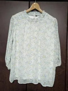 花柄五分袖ブラウス