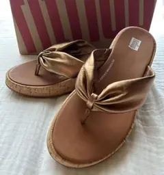 ほぼ新品FitFlop ゴールド サンダル25センチ 定価27500円です。 - メルカリ