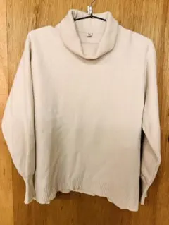 UNIQLO アイボリー タートルネックセーター M