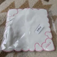 【新品・未使用】FURLA ハート型タオルハンカチ