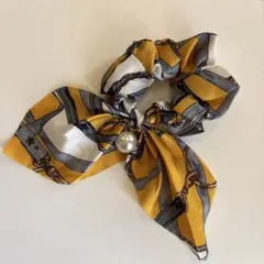 スカーフ柄 リボンシュシュ パールチャーム付き オレンジ