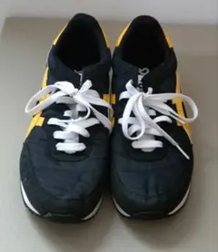 asics スニーカー 黒/黄　1191A272