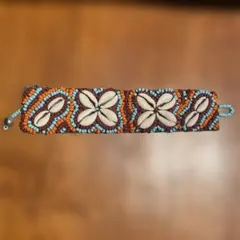 インドネシア。手作りブレスレット。　裏面はイカット織。