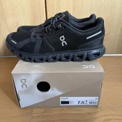 on cloud スニーカー
