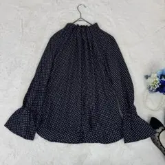 AuieF　幾何学柄　ハイネックギャザー　袖フレア　長袖ブラウス　スクエア柄