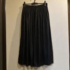 3006 UNIQLO 黒のプリーツスカート　サイズＬ
